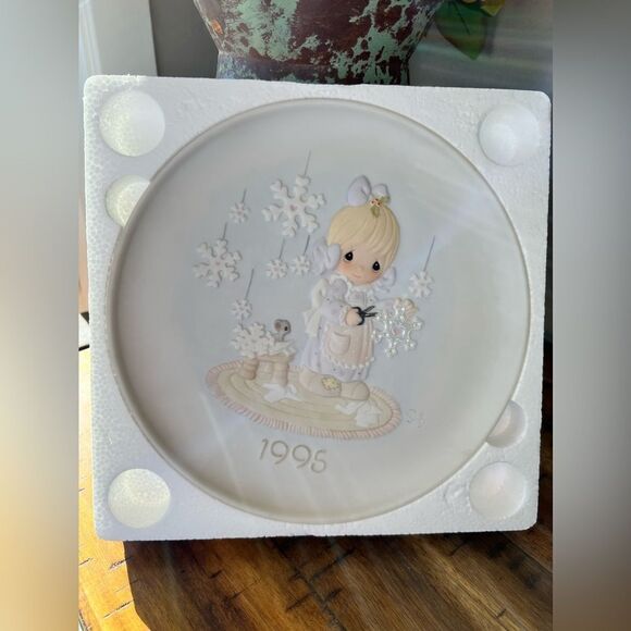1995 Enesco Precious Moments “He Covers The Earth With His Beauty” Plate - Picture 3 of 4